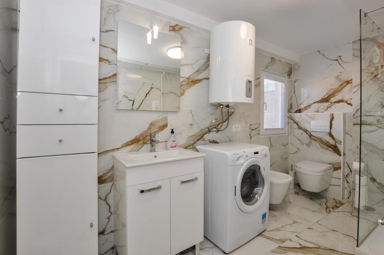 Apartment Katarina Koper - Old Historic Centre With Free Parking Buitenkant foto