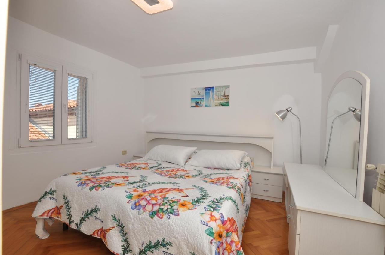 Apartment Katarina Koper - Old Historic Centre With Free Parking Buitenkant foto