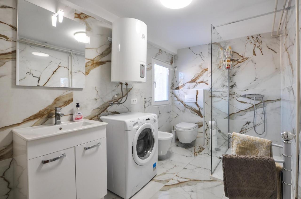 Apartment Katarina Koper - Old Historic Centre With Free Parking Buitenkant foto