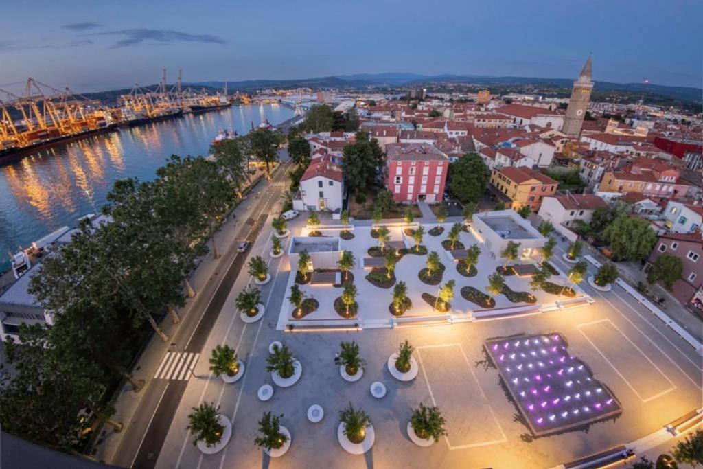 Apartment Katarina Koper - Old Historic Centre With Free Parking Buitenkant foto
